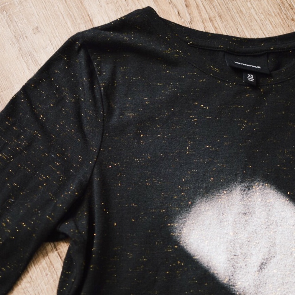 Black w/ Gold Flecks Half Sleeve Elbow Tee